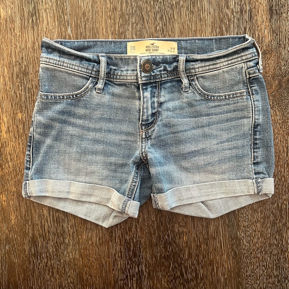 Hollister Cuffed Midi Shorts Medium Wash Denim Jean Shorts Size 00